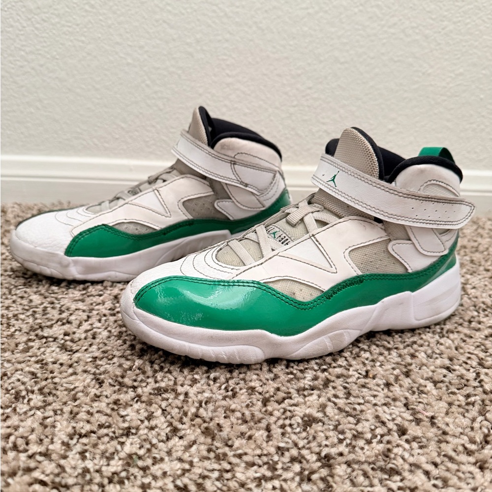 Jordan Jumpan Twotrey White/Green/Black GS 3Y